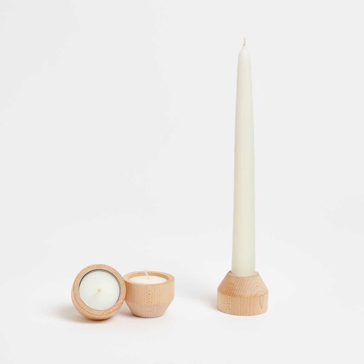 Candle holder and candle set